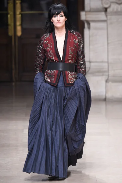 Look 22